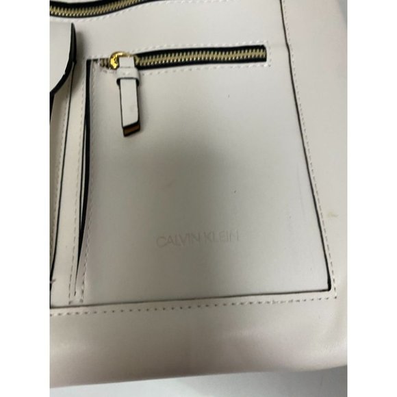 Calvin Klein Cream Leather Shoulder Bag - Picture 4 of 16